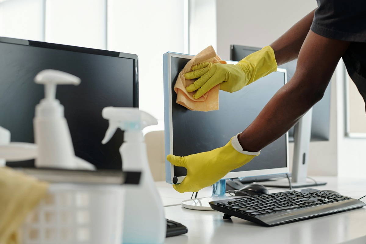 See how a professional Commercial Cleaning Company in Jackson MS supports local businesses through quality cleaning schedules